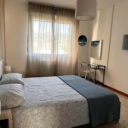 Bright And Cosy Flat Near Large Park - Free Parking Spaces Nearby / Appreciated By Guests / Excellent Location Apartment *
