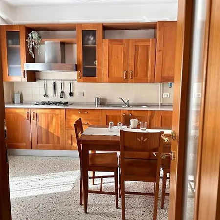 Bright And Cosy Flat Near Large Park - Free Parking Spaces Nearby / Appreciated By Guests / Excellent Location La Spezia