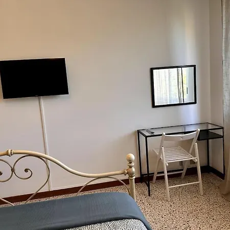 Bright And Cosy Flat Near Large Park - Free Parking Spaces Nearby / Appreciated By Guests / Excellent Location Apartment *
